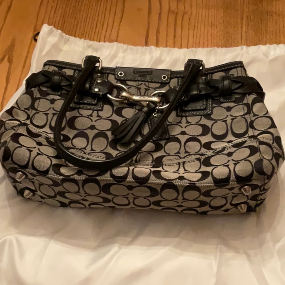 Coach Bag with classic monogram style